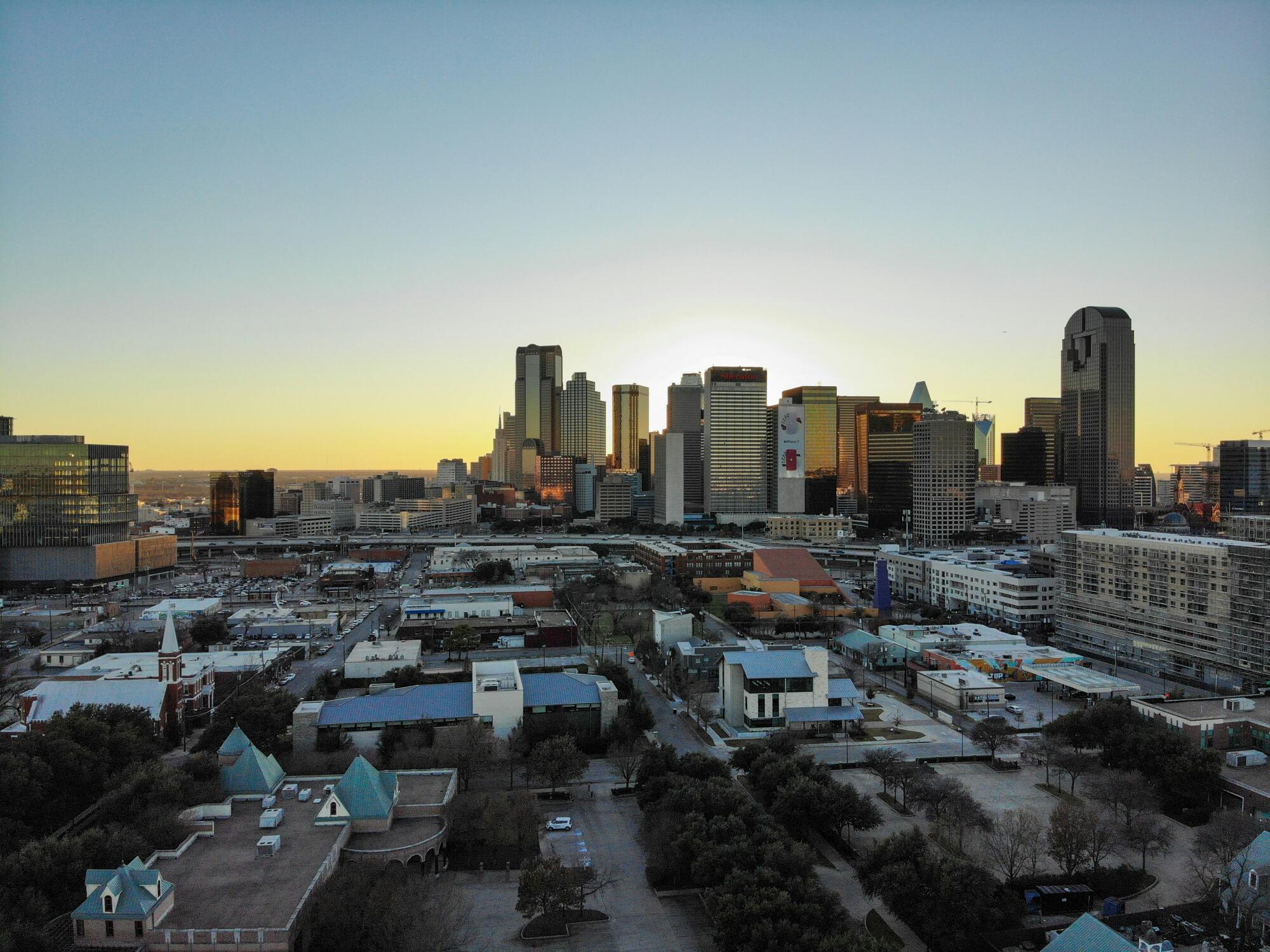 Peak Season Pricing Strategies for Vacation Rentals in Dallas, TX